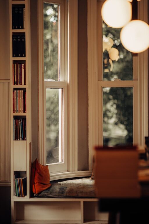 How to Create a Cozy and Inviting Reading Nook at Home